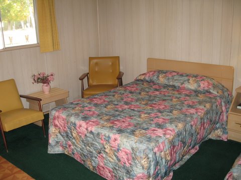 Americana Motel - From Archived Web Site (newer photo)